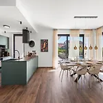 Modern With Private Pool, Sleeps 8 * Новиград