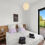 Modern With Private Pool, Sleeps 8 Новиград