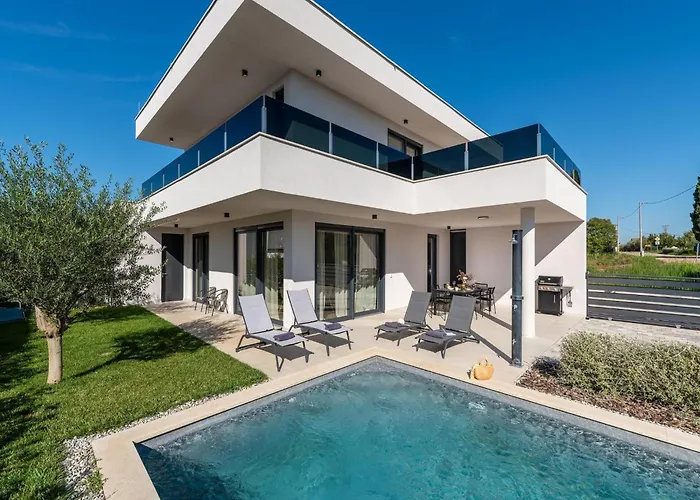 Modern With Private Pool, Sleeps 8 Сasa de vacaciones Novigrad Istria