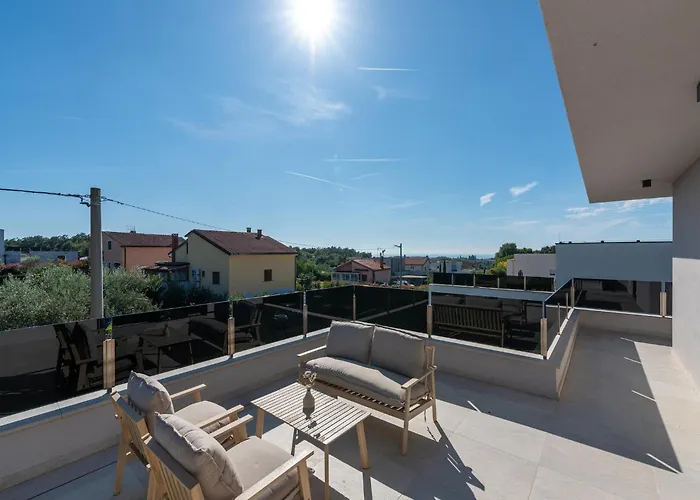 Modern With Private Pool, Sleeps 8 Сasa de vacaciones