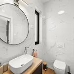 Tatil Evi Modern With Private Pool, Sleeps 8