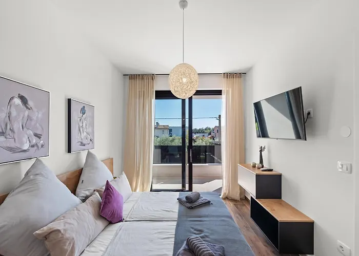 Modern With Private Pool, Sleeps 8 Tatil Evi Novigrad Istria