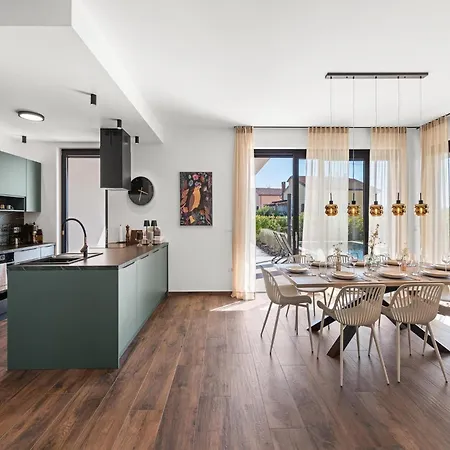 Modern With Private Pool, Sleeps 8 * Novigrad (Istria)