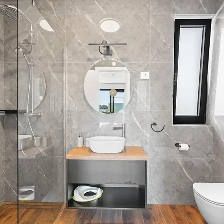 Modern With Private Pool, Sleeps 8 Vikendica Novigrad (Istria)