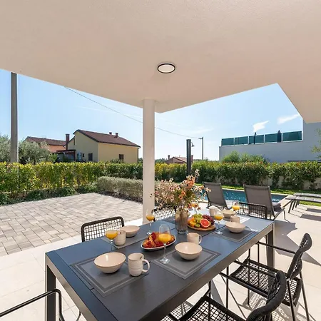 Vikendica Modern With Private Pool, Sleeps 8 Novigrad (Istria)